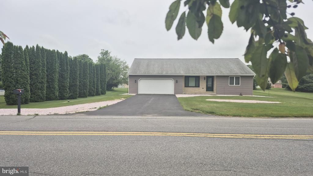 14 CLEARVIEW DRIVE , MERTZTOWN, PA 19539