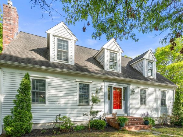 8 Friendship Lane, Buzzards Bay, MA 02532