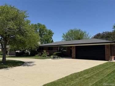39540 Aynesley Street, Clinton Twp, MI 48038