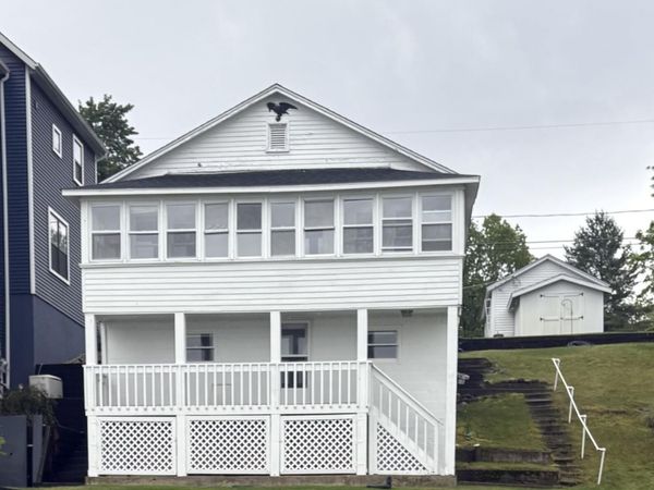 14895 N Barton Lake Drive, Vicksburg, MI 49097