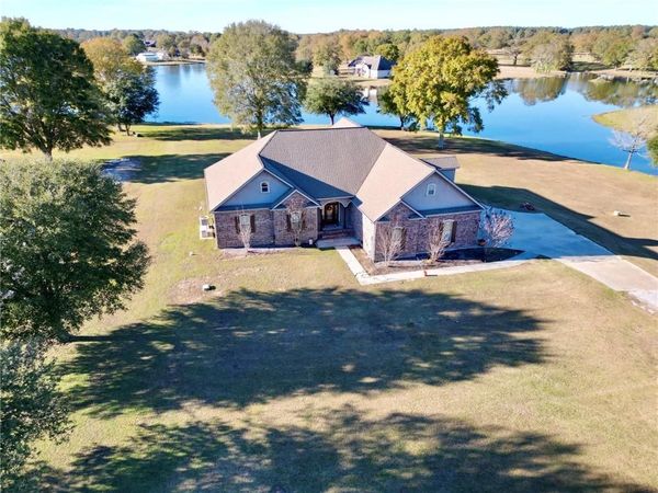 6 LUNKER Lane , Poplarville, MS 39470