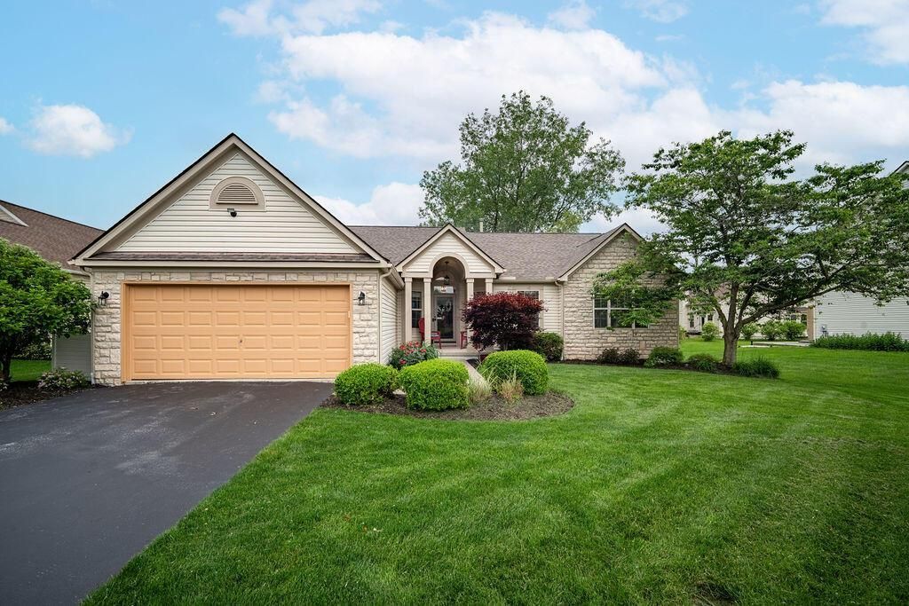 7192 Redwood Valley Court , Lewis Center, OH 43035 Main Photo
