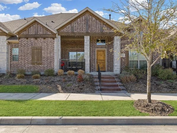 896 Hatton Sumner Place , Arlington, TX 76005