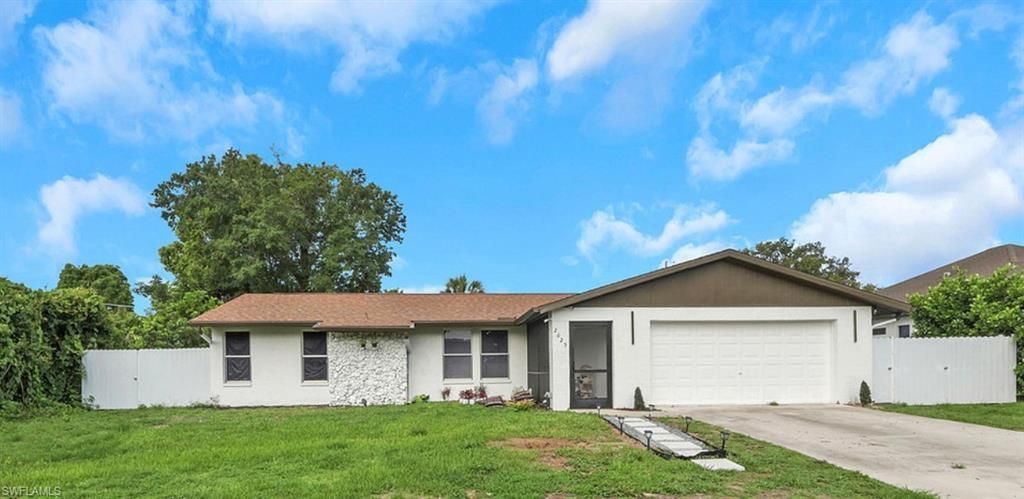 2025 49th Ter Sw, Naples, FL 34116 Photo