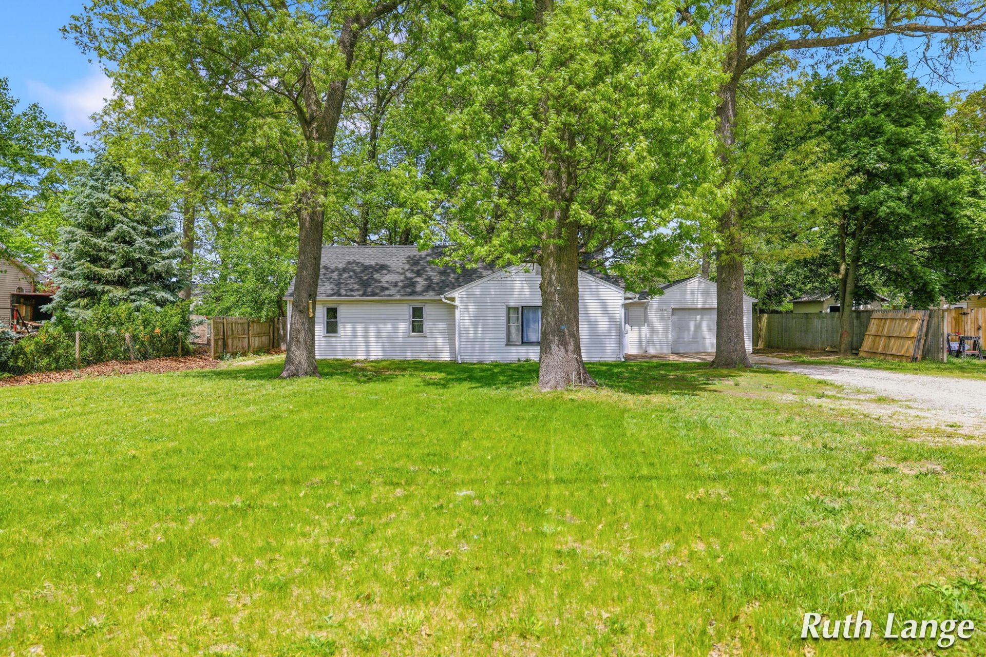 1640 Mclaughlin Avenue, Muskegon, MI 49442 Main Photo