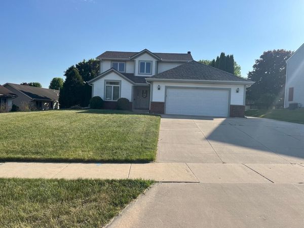 241 Quail Cir, West Bend, WI 53095