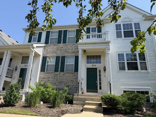 955 EMERALD Drive , Pingree Grove, IL 60140