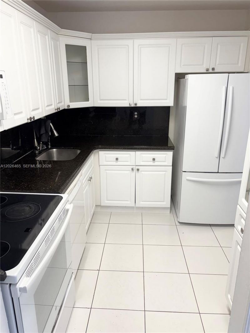 5201 NW 7th St , Unit 411, Miami, FL 33126 Photo