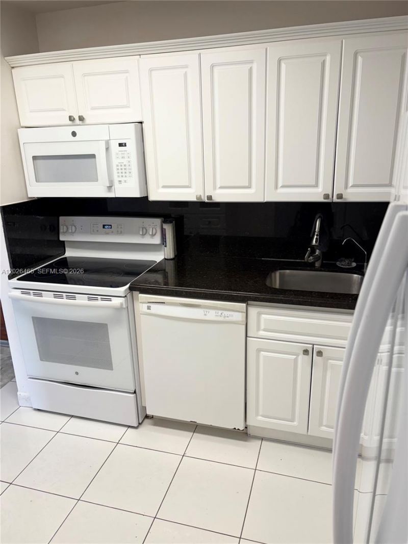 5201 NW 7th St , Unit 411, Miami, FL 33126 Photo