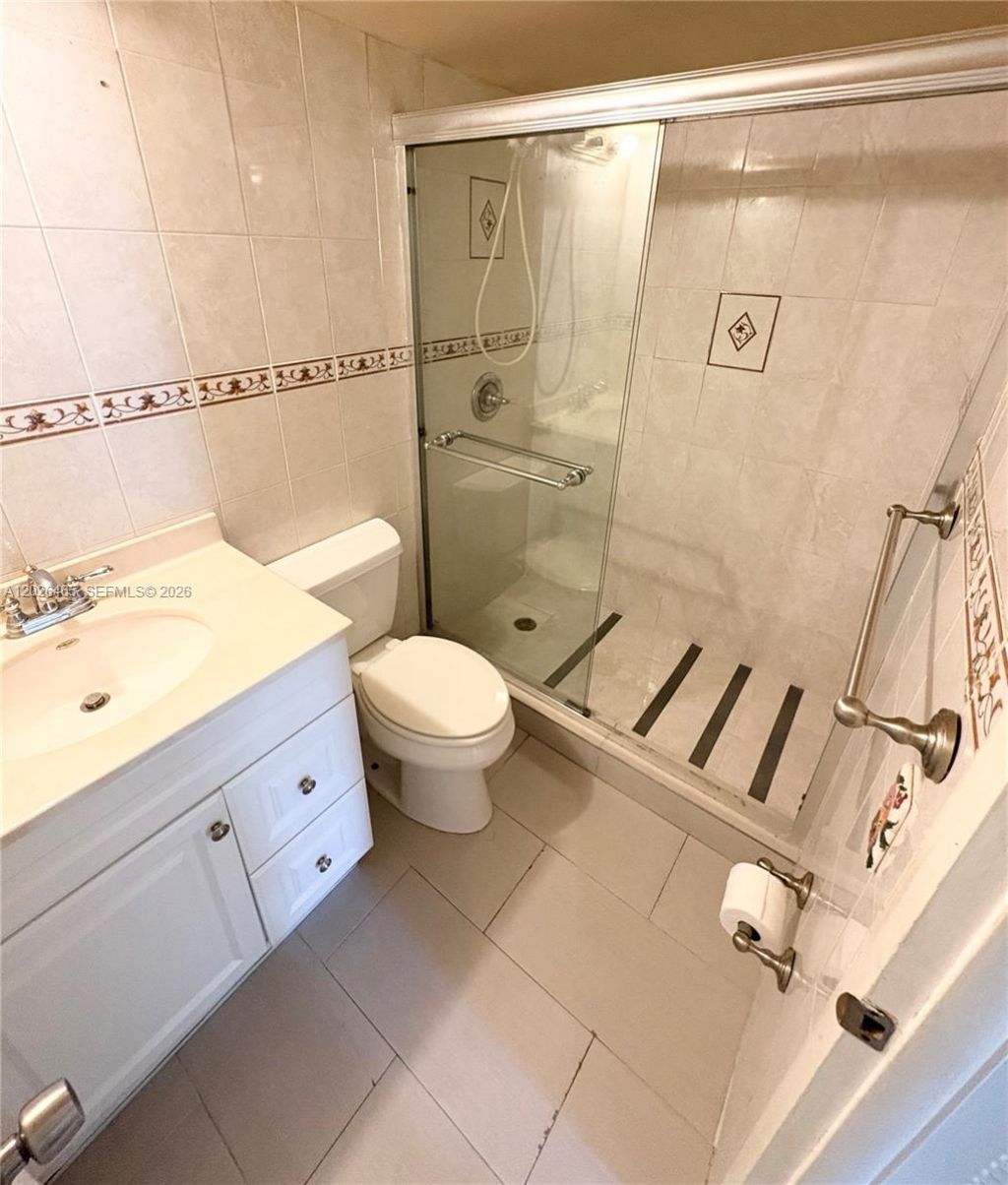 5201 NW 7th St , Unit 411, Miami, FL 33126 Photo