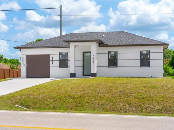 2803 1st st west , Lehigh Acres, FL 33971