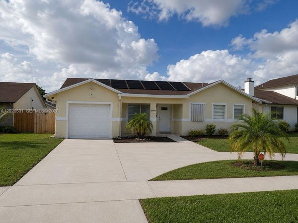 8303 SW 20th St , North Lauderdale, FL 33068