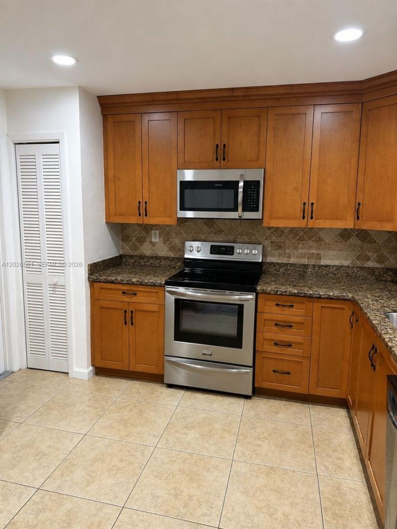 8303 SW 20th St, North Lauderdale, FL 33068 Photo
