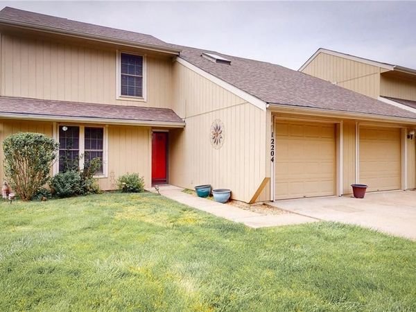 12204 Charlotte Street, Kansas City, MO 64146