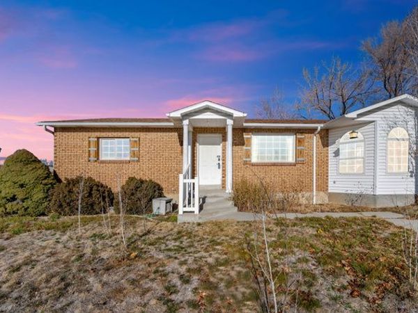 951 E SOUTH CIR , Sandy, UT 84094