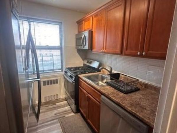 2 FISHER Drive, Unit 203, Mount Vernon, NY 10552