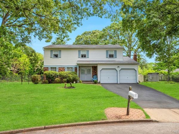 32 Chatham Woods Drive, Centereach, NY 11720