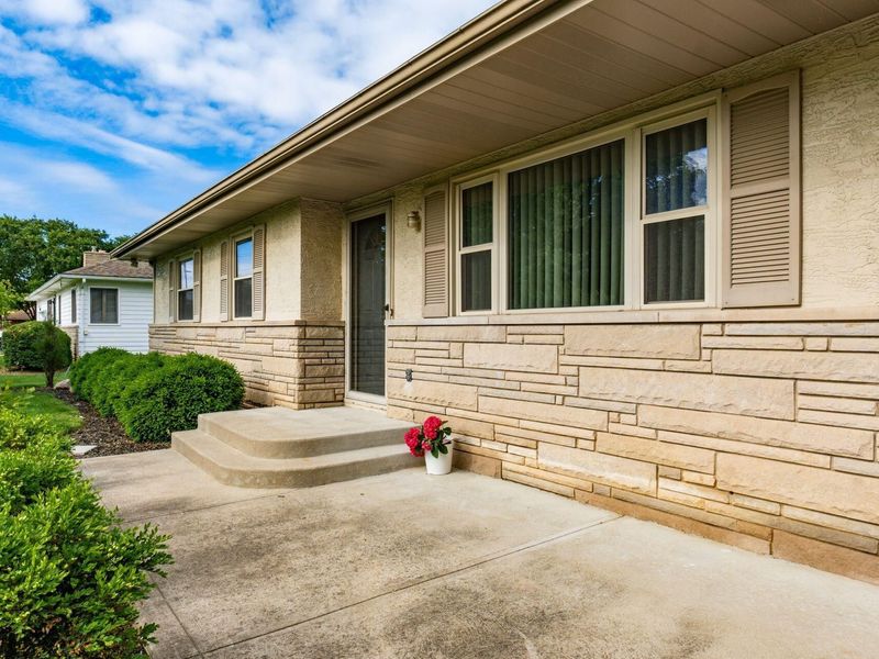 3542 Hoover Road, Grove City, OH 43123 Photo 3