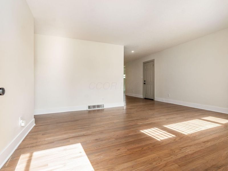 3542 Hoover Road, Grove City, OH 43123 Photo 4