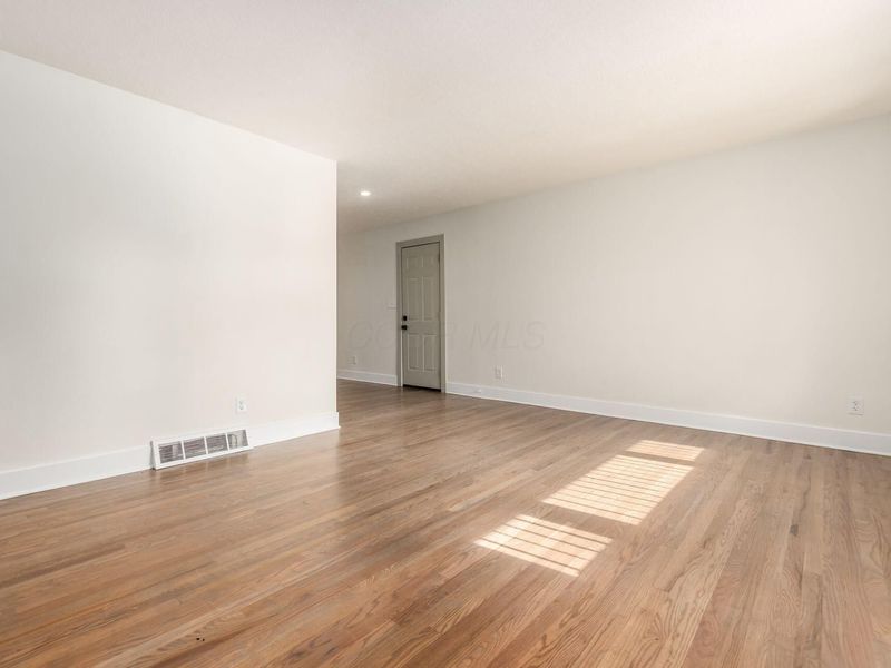3542 Hoover Road, Grove City, OH 43123 Photo 5