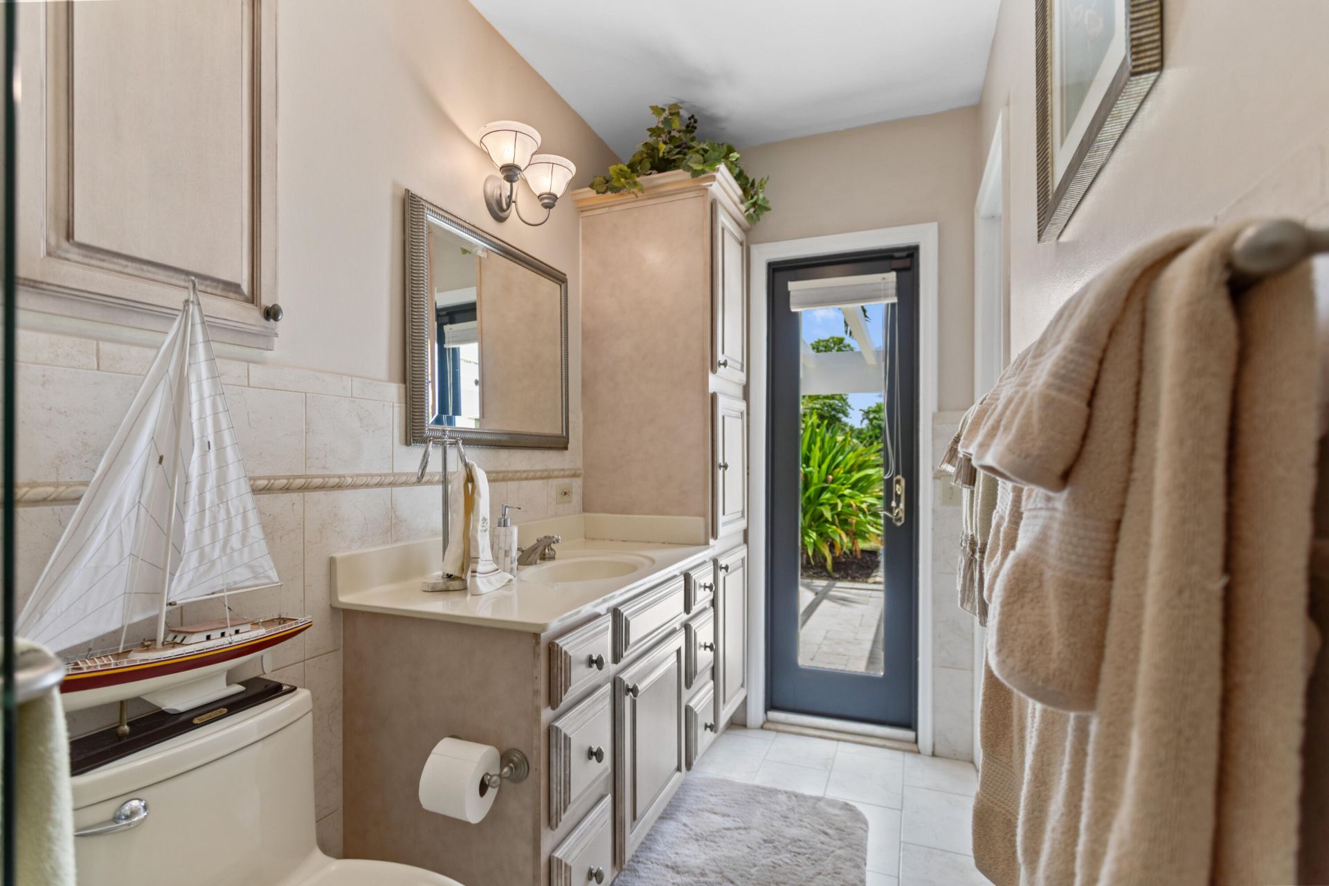 8540 N Lake Dasha Drive, Plantation, FL 33324 Photo