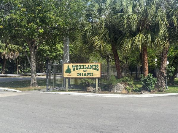 14225 Memorial Hwy 1f Highway, Unit 1f, Miami, FL 33161