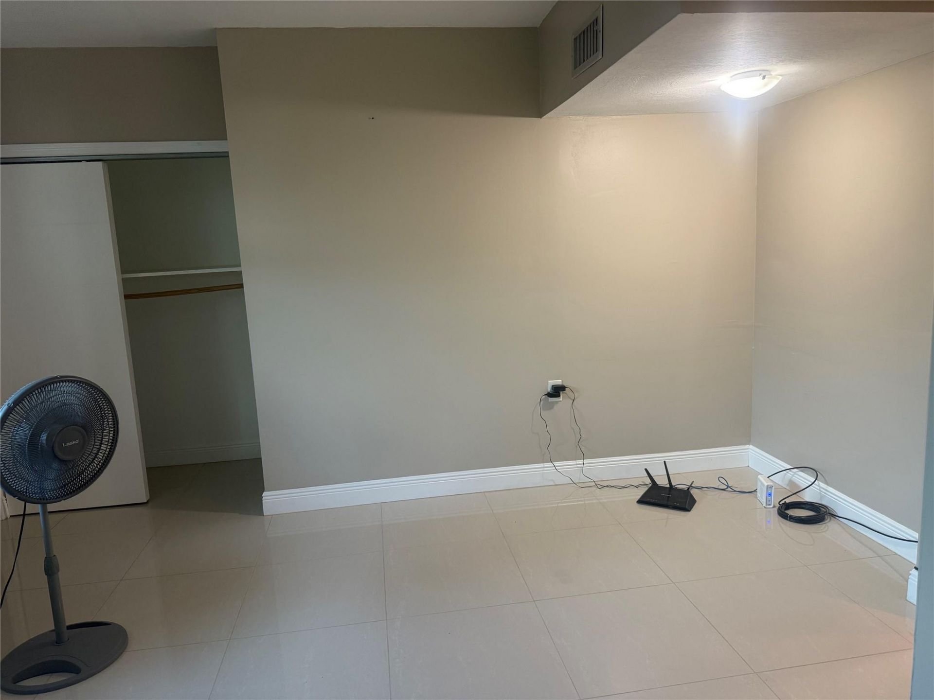 14225 Memorial Hwy 1f Highway, Unit 1f, Miami, FL 33161 Photo