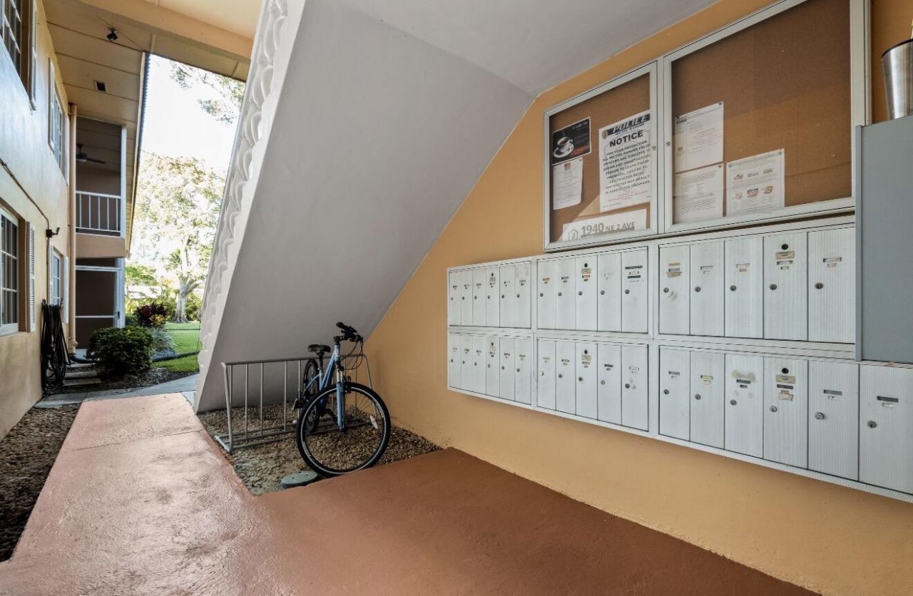 1940 NE 2nd Avenue, Unit 101j, Wilton Manors, FL 33305 Photo