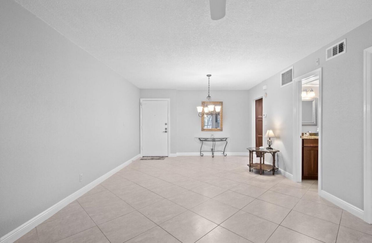 1940 NE 2nd Avenue, Unit 101j, Wilton Manors, FL 33305 Photo