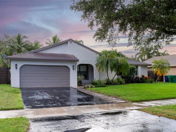 5231 SW 115th Avenue, Cooper City, FL 33330
