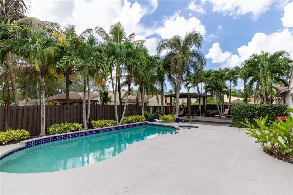 5231 SW 115th Avenue, Cooper City, FL 33330 Photo