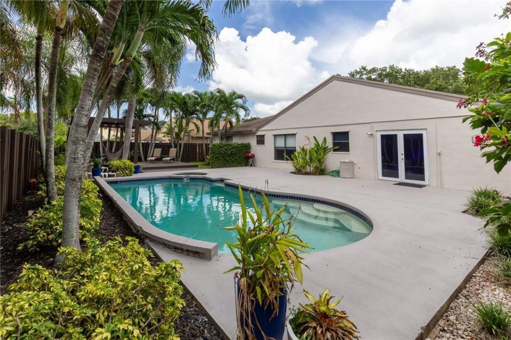 5231 SW 115th Avenue, Cooper City, FL 33330 Photo