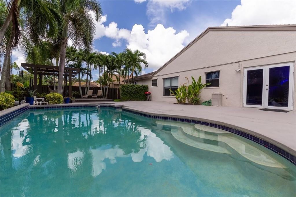 5231 SW 115th Avenue, Cooper City, FL 33330 Photo