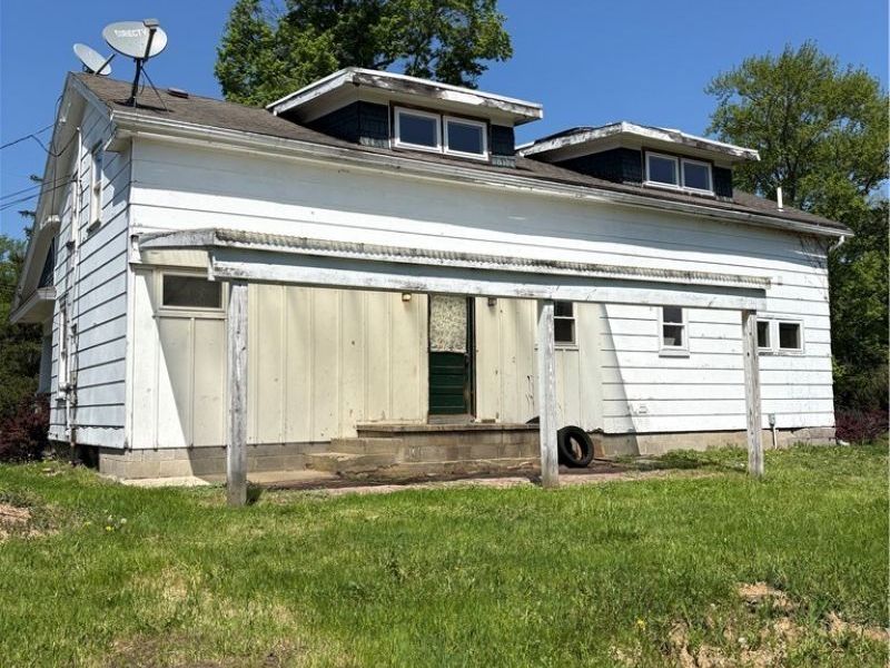 2918 High Street, Rock Creek, OH 44084 Photo 6