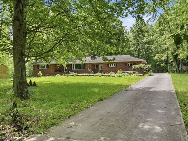 3996 Irishtown Southworth Road , Farmdale, OH 44417