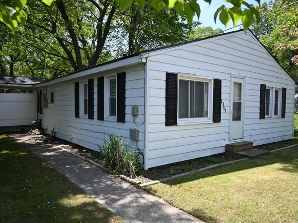 1341 E Summit Avenue, Norton Shores, MI 49444