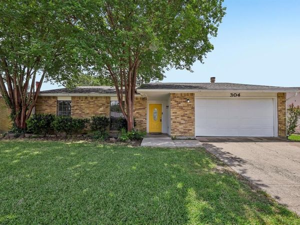 304 Long Canyon Drive, Mesquite, TX 75150