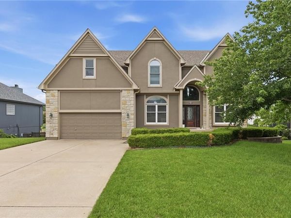 2808 SW Arthur Drive, Lee's Summit, MO 64082