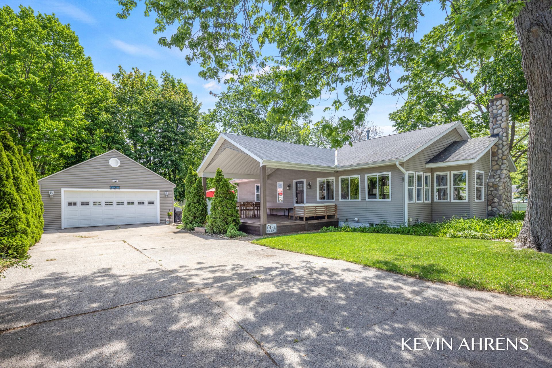 17284 Coles Park Road, Spring Lake, MI 49456 Main Photo