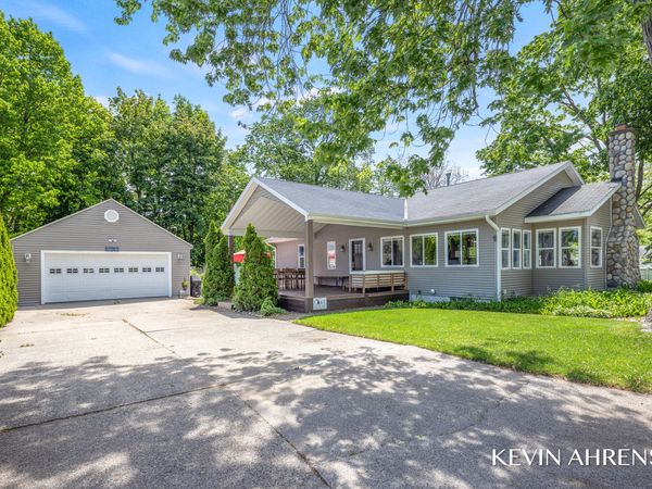 17284 Coles Park Road, Spring Lake, MI 49456