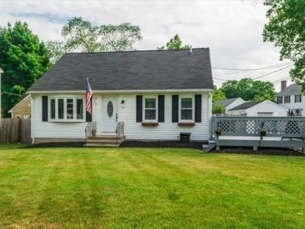 359 Plain St, Brockton, MA 02302