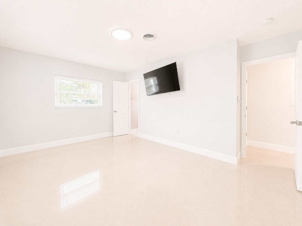 1200 NW 76th Avenue, Hollywood, FL 33024 Photo