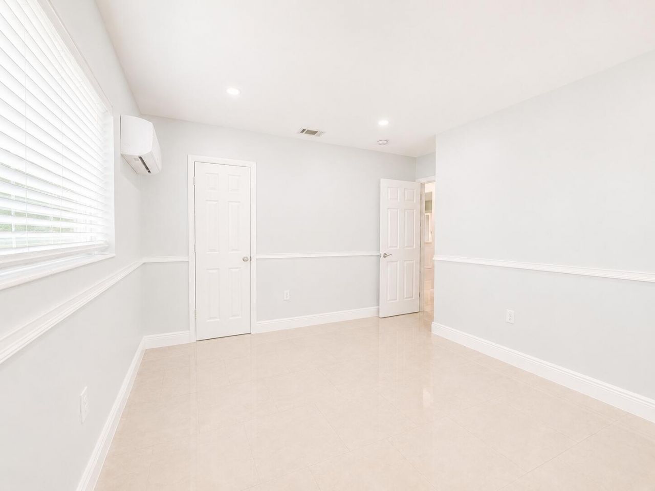 1200 NW 76th Avenue, Hollywood, FL 33024 Photo