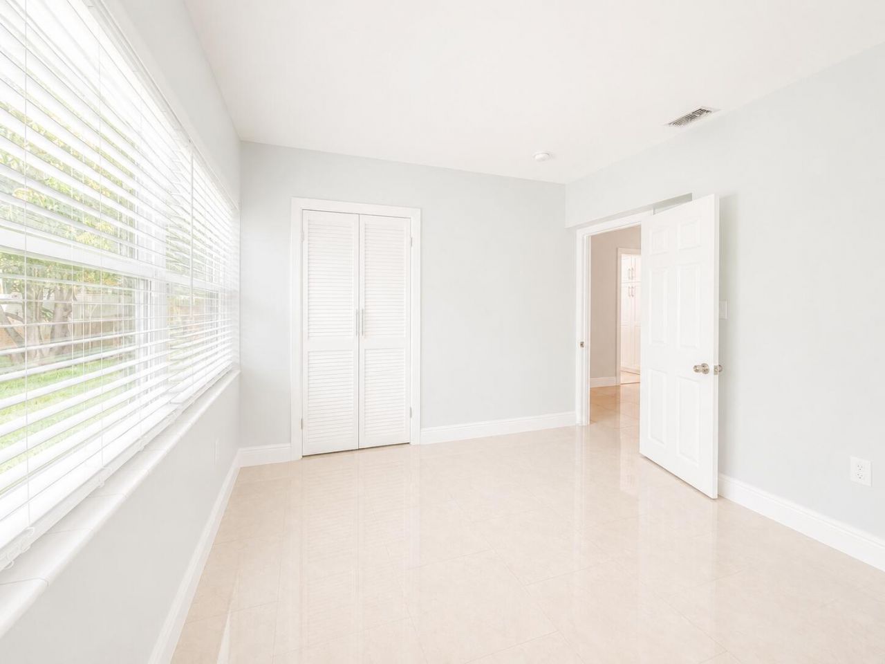 1200 NW 76th Avenue, Hollywood, FL 33024 Photo