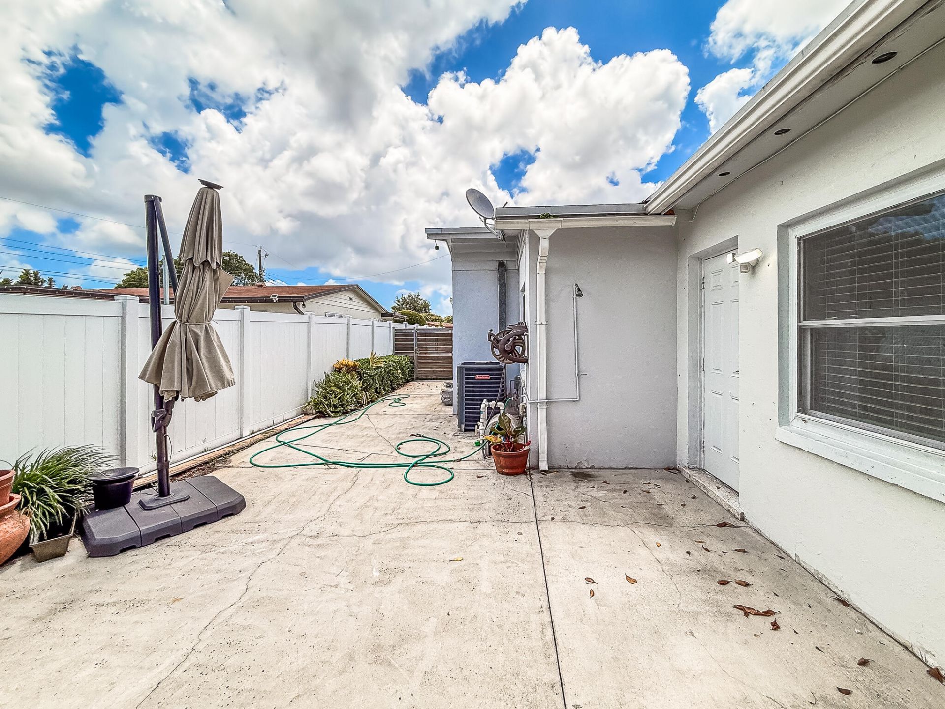 1200 NW 76th Avenue, Hollywood, FL 33024 Photo