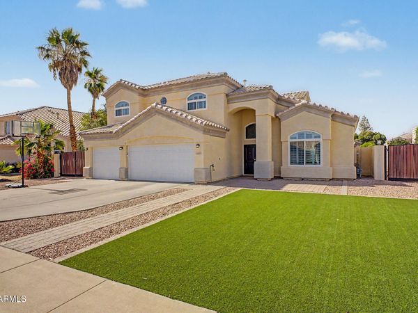 2848 E FOUNTAIN Street, Mesa, AZ 85213