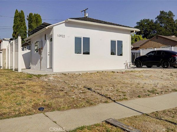 10920 Nassau Ave., Sunland, CA 91040