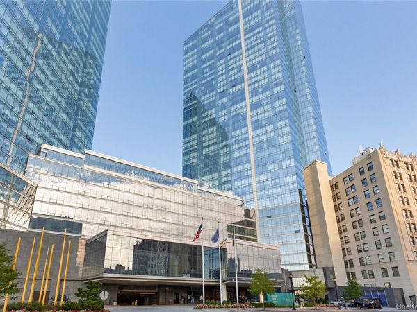 1 Renaissance Square , Unit 33G (V7G), White Plains, NY 10601