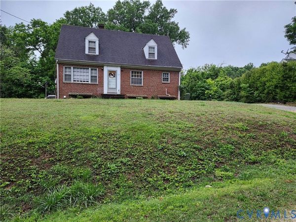 919 W Osborn Road, Farmville, VA 23901