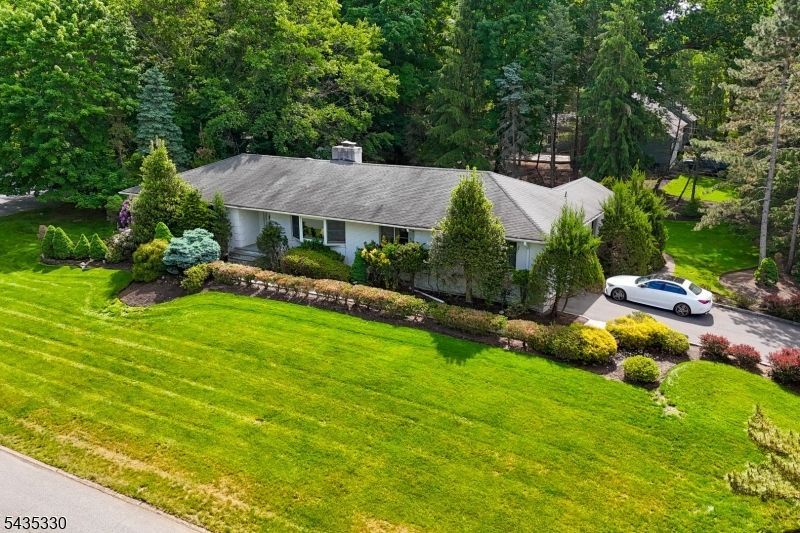16 Feldstone Pl, West Caldwell, NJ 07006 Main Photo